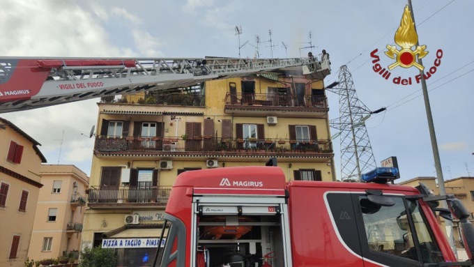 Incendio in appartamento, muore un’ anziana in via Flaminia