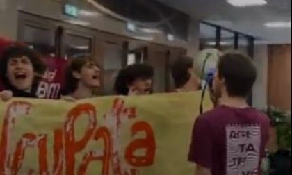 Scuola, gli studenti occupano la Regione Lazio