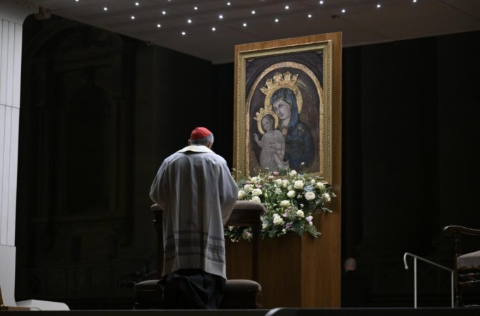 “Il papa ha riposato bene per tutta la notte”, la prognosi resta riservata