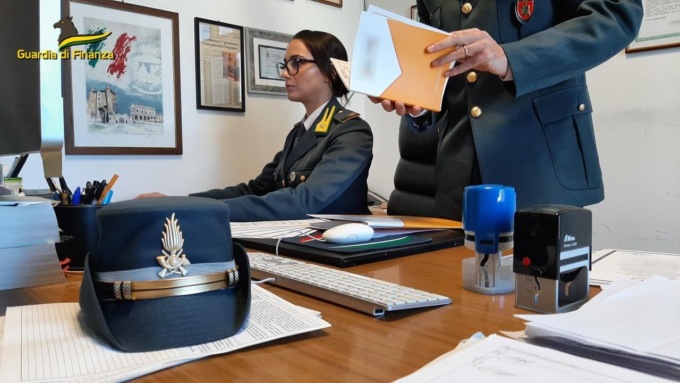 Finti corsi universitari, sequestrati tre immobili