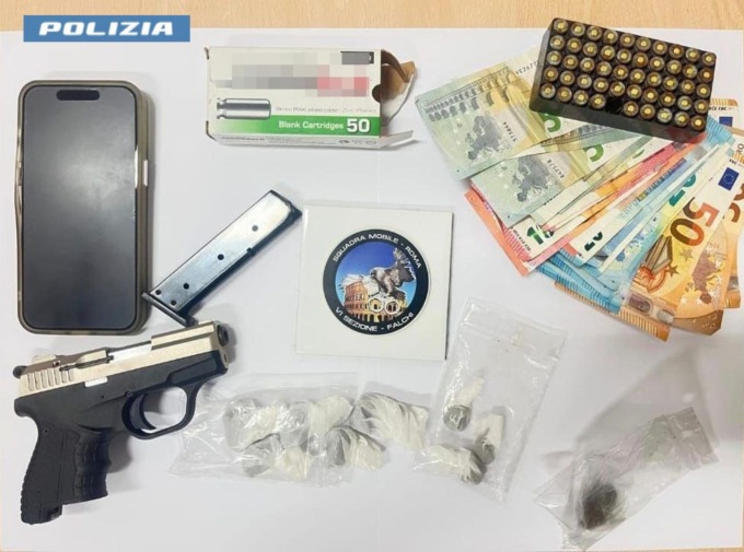Arrestato pusher con la pistola nel marsupio