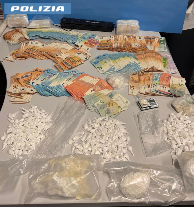 Aveva l’assegno di disoccupazione ma lavorava come fornitore di droga, due arresti