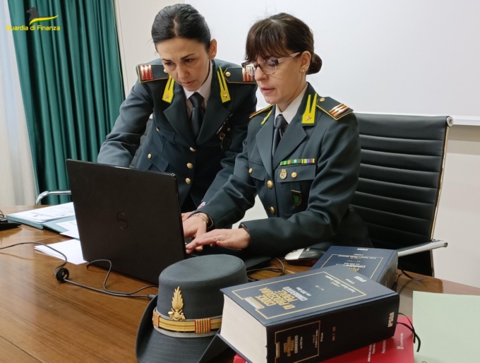 Somministrazione illecita di manodopera, indagati e maxi sequestro