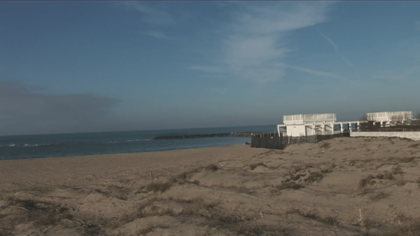 Atti vandalici in spiaggia, danneggiata la recinzione