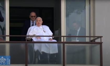 Papa Francesco ha salutato e benedetto la folla