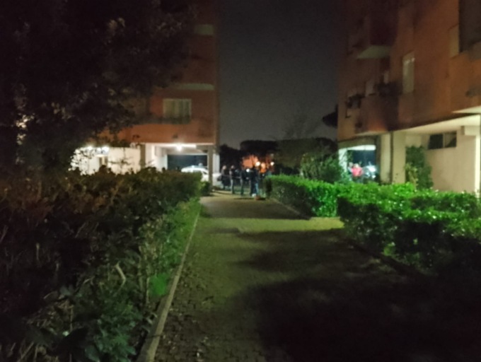 Omicidio in via Lucania, uomo ucciso con un colpo di pistola