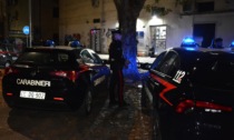 Ai domiciliari aggredisce e minaccia suo padre, arrestato