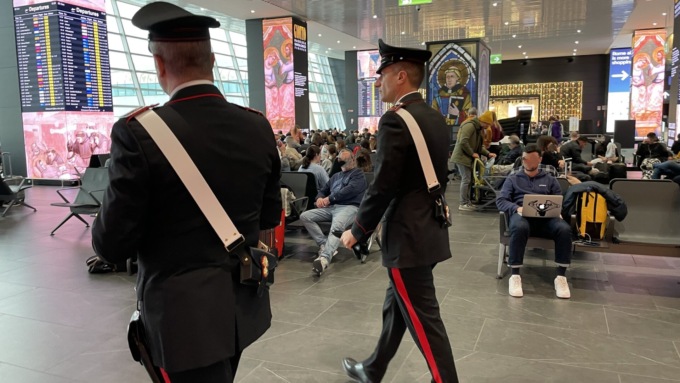 Abusivi all’aeroporto, maxi multa agli Ncc