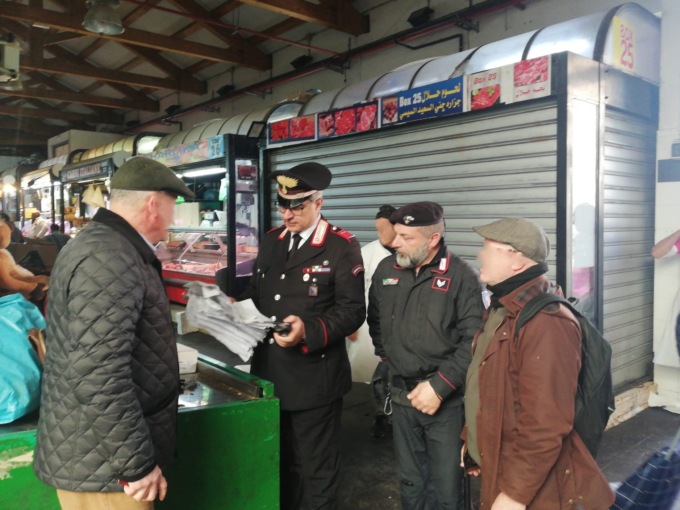 Controlli dei carabinieri nel quartiere Esquilino