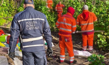 Smantellato un altro insediamento abusivo a ridosso della ferrovia