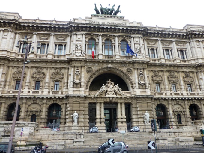 Ragazza di 19 anni morta all’ex Molino Agostinelli, l’inchiesta