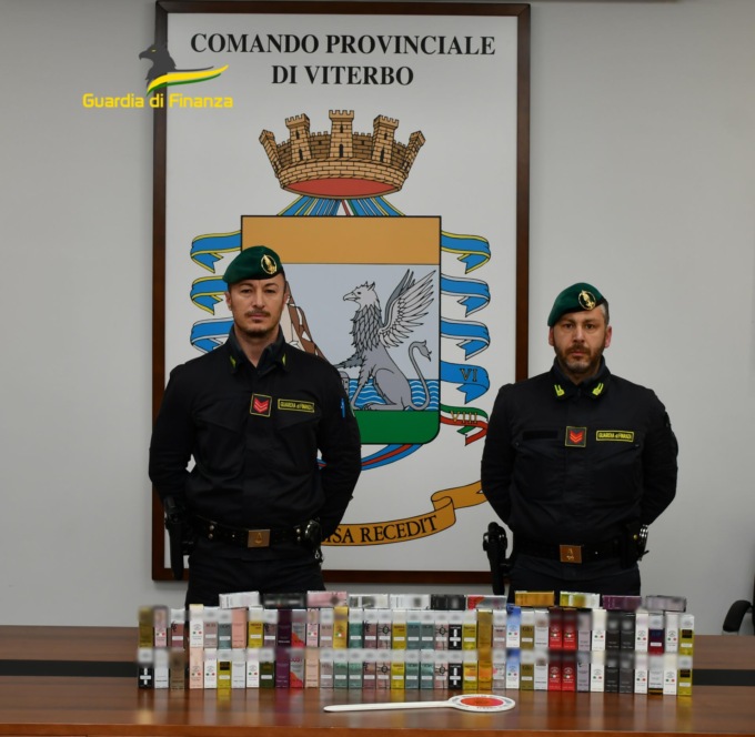 Sequestrati 200 profumi pericolosi per la salute