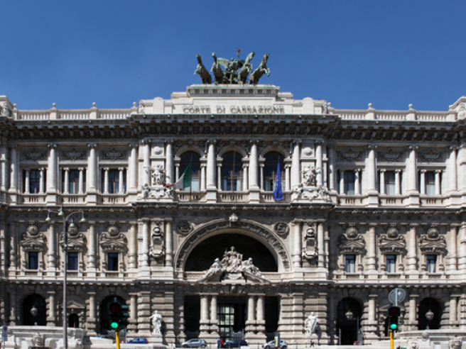 Senza consenso è violenza sessuale, lo ribadisce la Cassazione