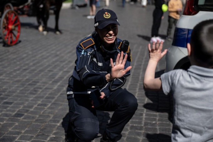 Bambino si perde nella zona del Vaticano, ritrovato dalla Polizia locale