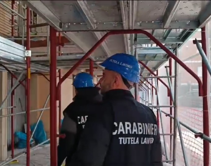 Controlli nei cantieri, sospensioni e sanzioni