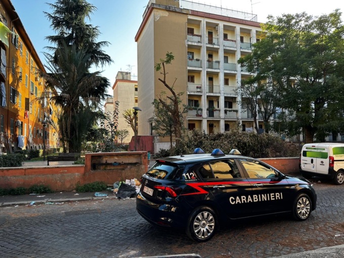 Ferito alla gamba con un colpo d’arma da fuoco