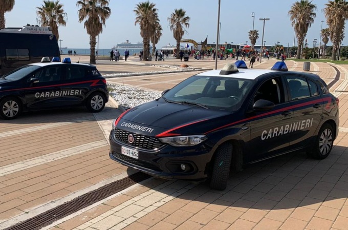 Botte e violenze, due mariti violenti in manette