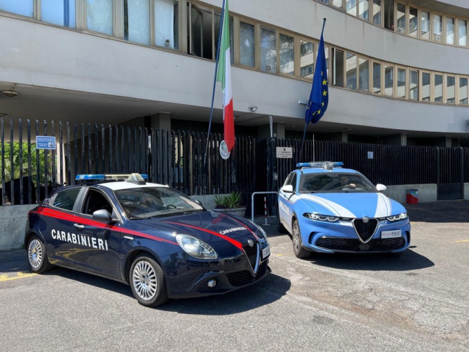 Finti annunci a luci rosse per rapinare i clienti, tre arresti