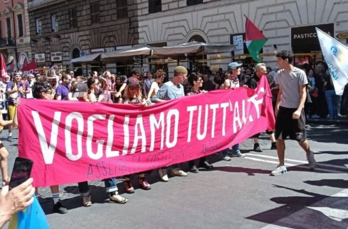 In migliaia al corteo contro il dl sicurezza: “No allo Stato di paura”
