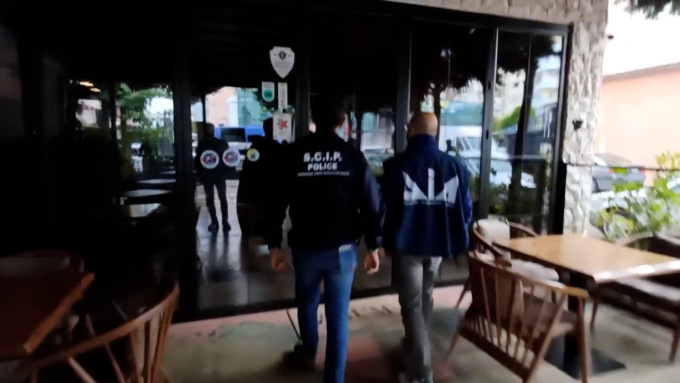 Traffico di armi e droga, 24 arresti