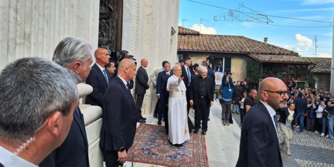Il Papa a sorpresa a Genazzano, la visita al Santuario. Poi a Santa Maria Maggiore