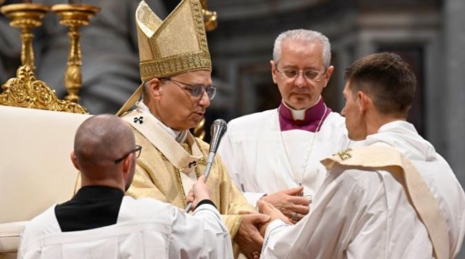 Il Papa ai nuovi sacerdoti: “Siate testimoni credibili, non padroni ma custodi”