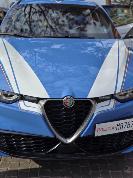 “Falco” fuori servizio riconosce e arresta ladro seriale di spogliatoi