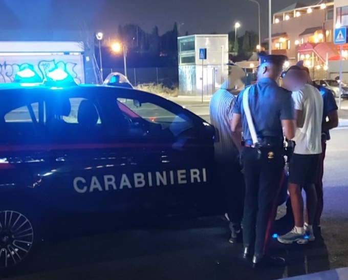 Spaccio di droga, arrestate 17 persone