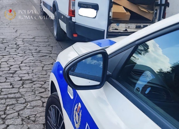 Trasportavano rifiuti pericolosi, due denunce