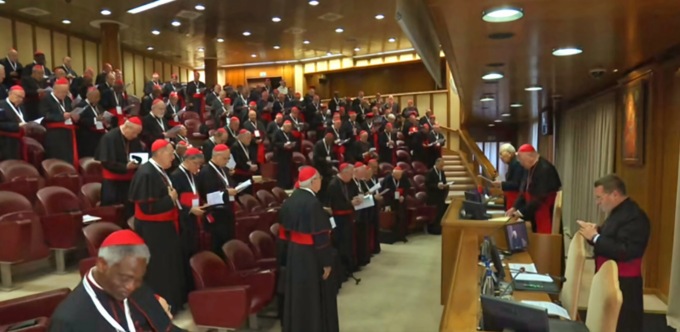 Conclave: “Ci sarà unità”. Confronto su abusi sessuali e scandali finanziari