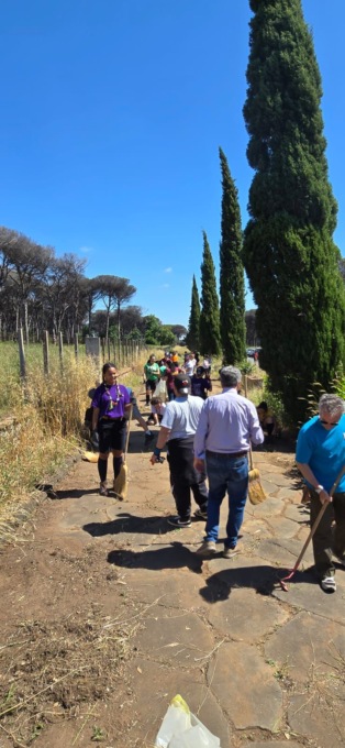 Ripulita l’antica via romana