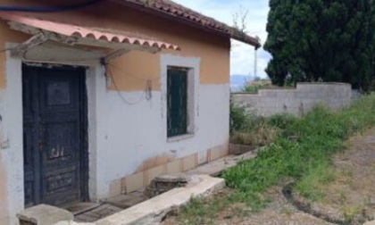Partorisce nel bagno e poi getta il bambino nel water, arrestata una donna