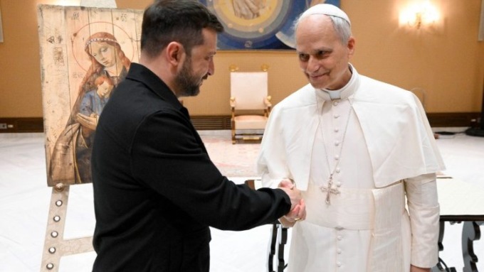 Vaticano, colloquio tra Zelensky e Papa Leone XIV