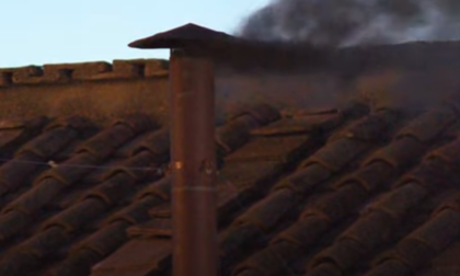 Conclave, la prima fumata è nera