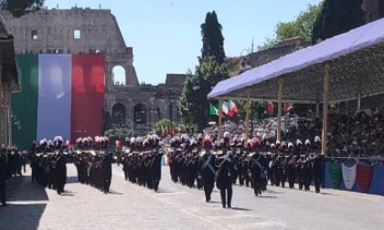 2 giugno, l'omaggio all'Altare della Patria e la parata ai Fori Imperiali