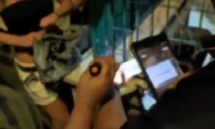 Movida al Pigneto, shottini a minori e blatte al bar. Le immagini