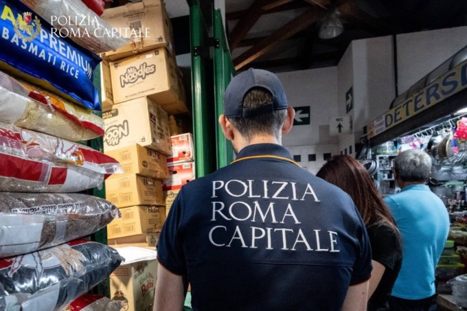 Controlli al mercato Esquilino, sanzioni e sequestri