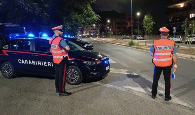 Prostituzione, daspo per un uomo e due donne