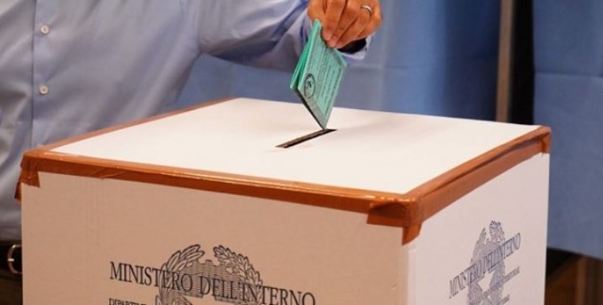 Referendum, si vota fino alle 23.00