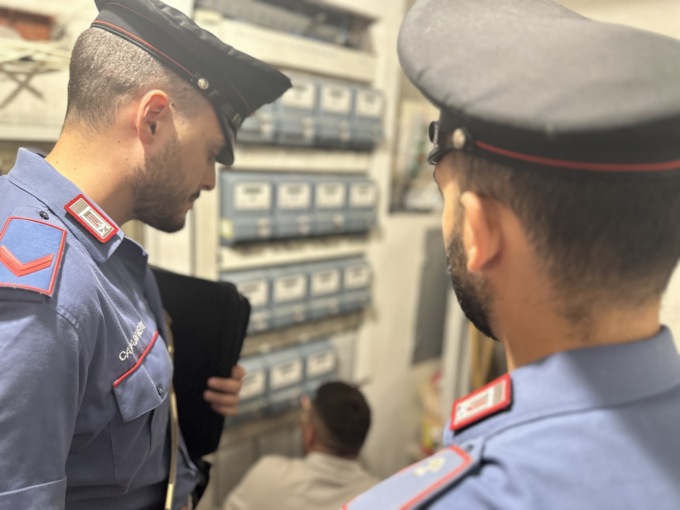 Tor Bella Monaca, blitz dei carabinieri nei plessi ATER