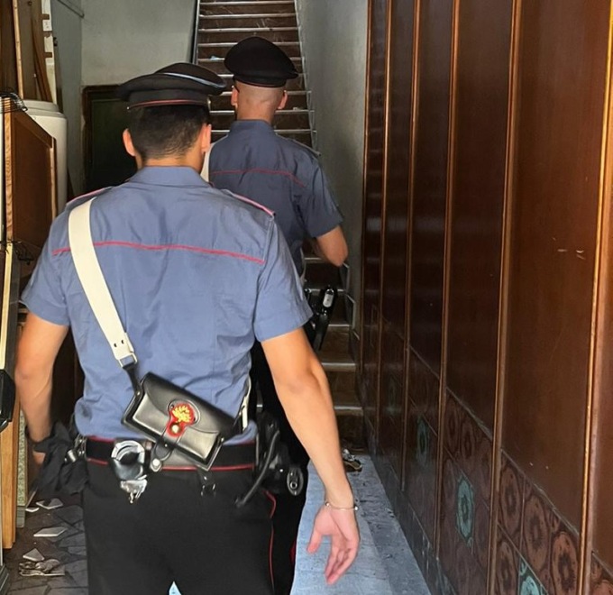 Ladri in fuga rischiano il linciaggio dei residenti