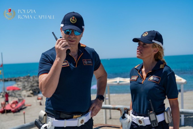 Furto di zaini in spiaggia: rintracciati i due responsabili 