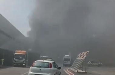 Aeroporto, principio d’incendio sul tetto. Paura ma nessun ferito