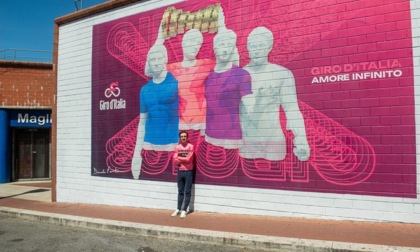 Giro d'Italia, inaugurato il murale alla stazione Magliana