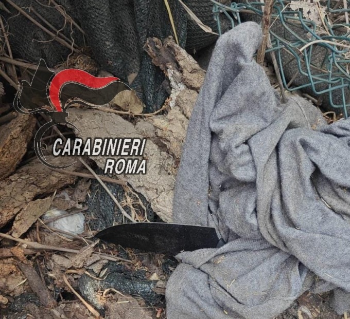L’omicidio di Fregene, diffuse le immagini dei reperti trovati dai Carabinieri