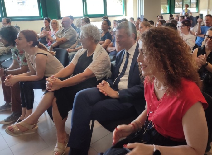 Donato un pianoforte all’Istituto “Alberto Manzi” per il progetto Social Tour