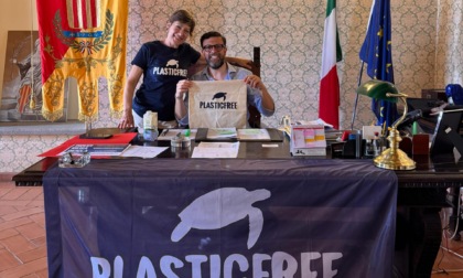 Il Comune Plastic free, vietato il lancio di palloncini e lanterne