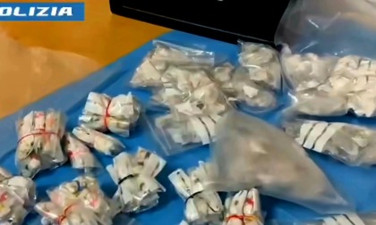 Armi e droga, due arresti dei Falchi della Polizia