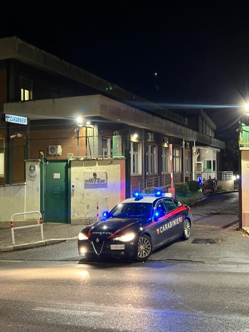 Trovata con sigarette imbottite di droga, arrestata