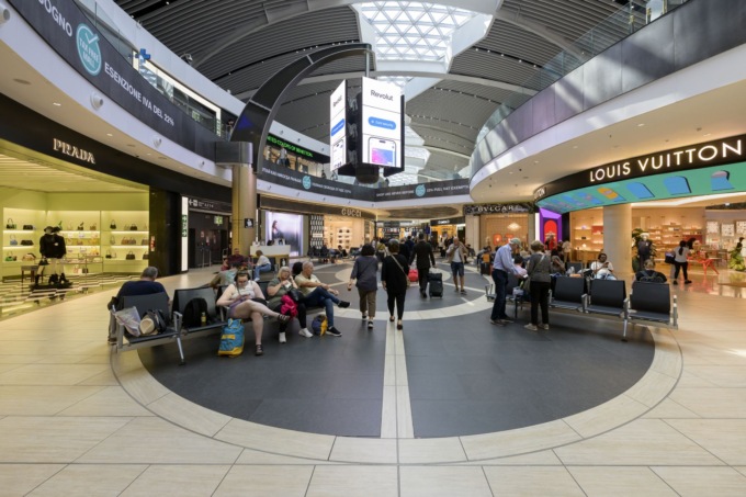 Furto in stile “Vogue” all’aeroporto, arrestati due ladri “pendolari” della moda